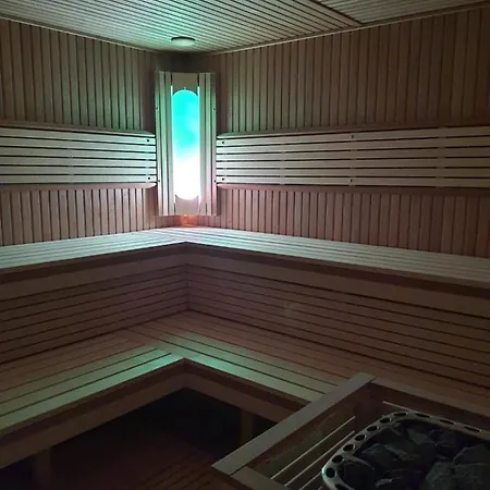 Smeraldo Ξενοδοχείο Λατζίζε