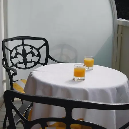 Smeraldo 3* Λατζίζε