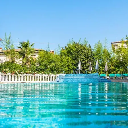 Ξενοδοχείο Smeraldo Λατζίζε