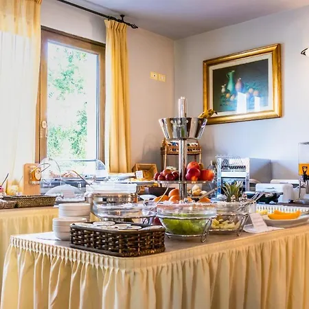 Ξενοδοχείο Smeraldo 3*