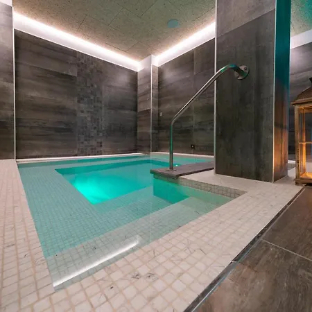 Smeraldo Hotell 3*