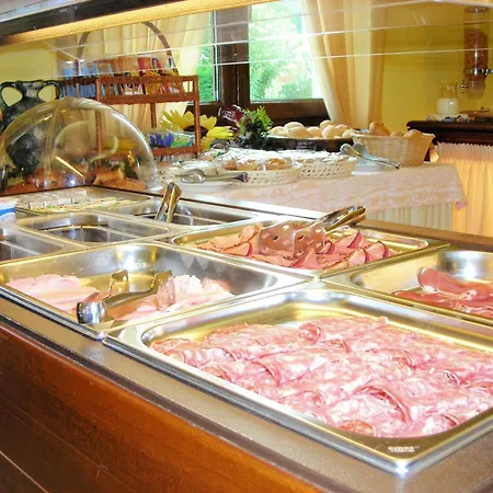 فندق Smeraldo 3*