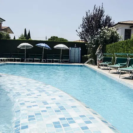 Smeraldo لاتيزي